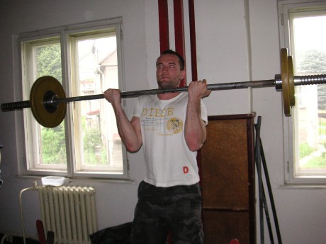 Tomáš Byrtus - bicepsový zdvih.JPG